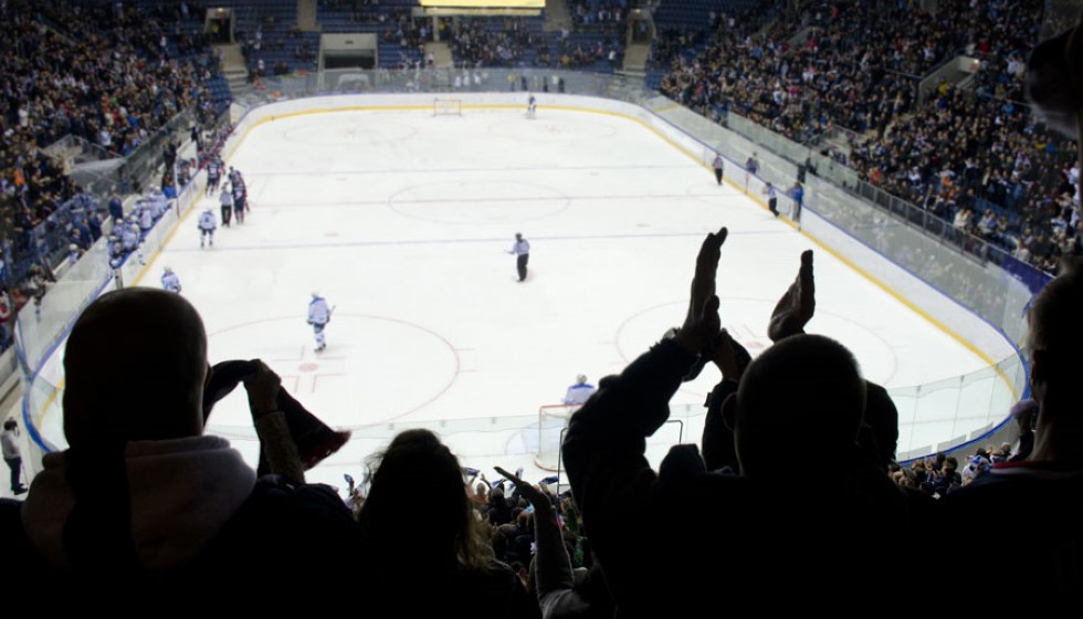 Arizona Coyotes Edge Vancouver Canucks in Thrilling Overtime Victory